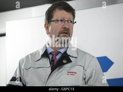 Tony Walker, directeur général adjoint de Toyota Manufacturing UK, s'exprime à la conférence de presse de la Society of Motor Manufacturers and Traders (SMMT) au siège social de SMMT à Londres. Une enquête indépendante a révélé que les trois quarts des membres de SMMT estiment que le maintien dans l'Union européenne est préférable pour l'industrie automobile britannique. Banque D'Images