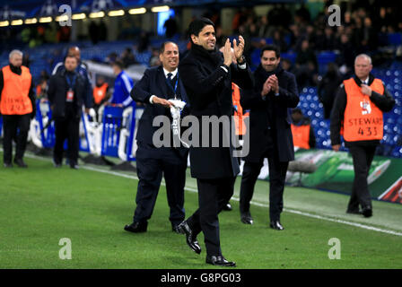 Nasser Al-Kheleaifi, président de Paris Saint Germain, célèbre la victoire après la Ligue des champions de l'UEFA, Round of Sixteen, second Leg Match au Stamford Bridge, Londres. Banque D'Images