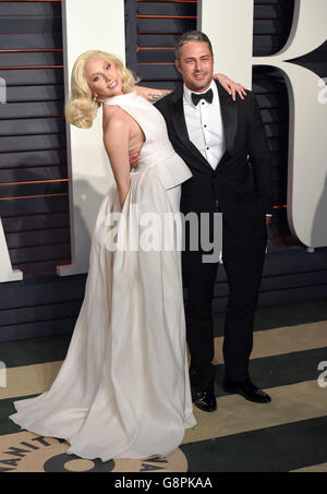 Lady Gaga et Taylor Kinney arrivent à la Vanity Fair Oscar Party à Beverly Hills, Los Angeles, CA, USA, le 28 février, 2016. APPUYEZ SUR ASSOCIATION photo. Date de la photo: Dimanche 28 février 2016. Voir l'histoire de PA SHOWBIZ Oscars. Le crédit photo doit être le suivant : PA Wire/PA Wire Banque D'Images