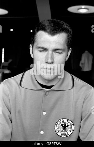 Football - coupe du monde Angleterre 1966 - West Germany Photocall.Franz Beckenbauer, Allemagne de l'Ouest Banque D'Images