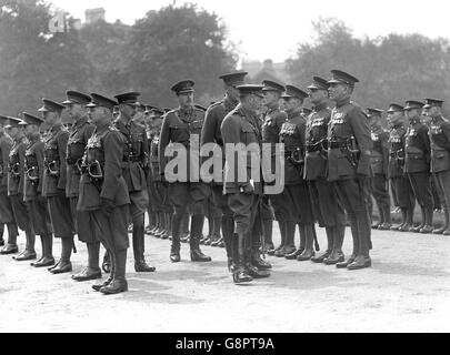 Le roi George V - Manchester Regiment - Buckingham Palace, Londres Banque D'Images