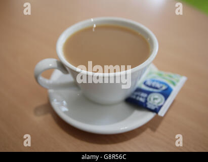 Stock de prestations de santé pour le thé. Une tasse de thé dans un café de Londres. Banque D'Images