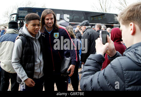 Huddersfield Town v Burnley - championnat Sky Bet - Stade John Smith.George Boyd de Burnley pose pour une photo avant le match du championnat Sky Bet au stade John Smith, Huddersfield. Banque D'Images