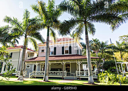 La maison d'hiver de Thomas Alva Edison à côté de la Caloosahatchee River à Fort Myers, Floride. Edison et Henry Ford winter estates construire leur sur des sites adjacents entouré d'un jardin botanique de 21 acres. Banque D'Images