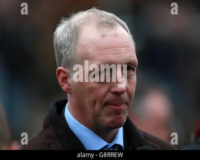 Entraîneur d'un temps par tout David Pipe pendant la journée Champion du Festival Cheltenham 2016 à l'hippodrome de Cheltenham. Banque D'Images