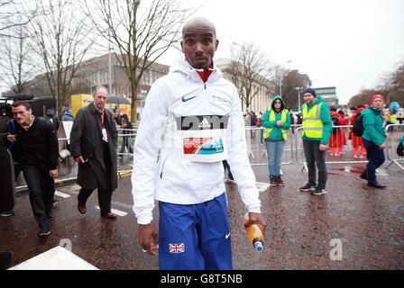 Mo Farah lors des Championnats du monde de semi-marathon 2016 de l'IAAF à Cardiff. Banque D'Images