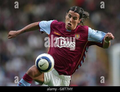 Football - FA Barclays Premiership - Aston Villa / Tottenham Hotspur - Villa Park. Milan Baros de la Villa Aston Banque D'Images