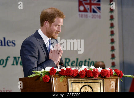 Le Prince Harry parle lors d'une réception accueillante à l'hôtel Yak & Yeti de Katmandou, alors qu'il commence sa visite de cinq jours au Népal. Banque D'Images