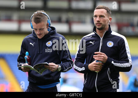 Jamie Vardy (à gauche) et Daniel Drinkwater, de Leicester City, avant le début du match de la Barclays Premier League à Selhurst Park, Londres. Banque D'Images