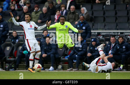 Milton Keynes dons / Brighton et Hove Albion - Sky Bet Championship - Stadium:mk.Brighton et Kove Albion's Kazenga Lualua Banque D'Images