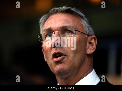 Nigel Adkins, directeur de Sheffield United, avant le match de la Sky Bet League One au Roots Hall, Southend. Banque D'Images