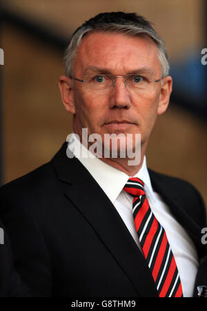 Nigel Adkins, directeur de Sheffield United, avant le match de la Sky Bet League One au Roots Hall, Southend. Banque D'Images