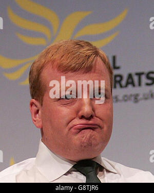 Charles Kennedy, chef de la Lib DEM, lors de la séance Q & A de la conférence Lib DEM aux jardins d'hiver de Blackpool. Lundi 19 septembre 2005. Voir PA Story POLITICS LibDems. Appuyez sur Association photo. Le crédit photo devrait être Martin Rickett/PA Banque D'Images