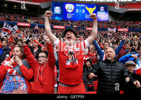 Barnsley v Oxford United - Trophée de peinture de Johnstone - Final - Stade de Wembley Banque D'Images