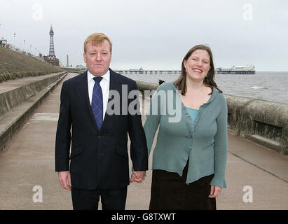 Conférence du Parti libéral-démocrate - les jardins d'hiver. Lib DEM leader Charles Kennedy avec la femme Sarah. Banque D'Images