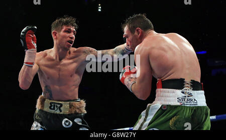 Brian Rose (à gauche) et Matthew Macklin lors du championnat IBF Inter-Continental Middlewhuit à l'Arena 02, Londres. APPUYEZ SUR ASSOCIATION photo. Date de la photo: Samedi 9 avril 2016. Voir PA Story BOXE Londres. APPUYEZ SUR ASSOCIATION photo. Date de la photo: Samedi 9 avril 2016. Voir PA Story BOXE Londres. Le crédit photo devrait se lire comme suit : Nick Potts/PA Wire Banque D'Images