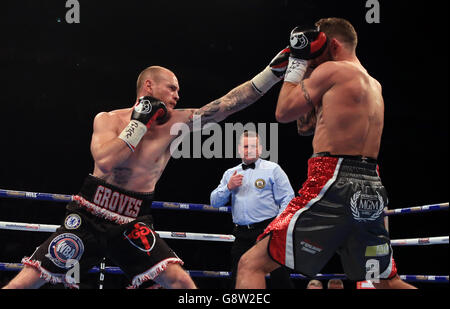 George Groves (à gauche) et David Brophy lors du championnat international de Super-Middlewhuit WBA à la 02 Arena, Londres.APPUYEZ SUR ASSOCIATION photo.Date de la photo: Samedi 9 avril 2016.Voir PA Story BOXE Londres.APPUYEZ SUR ASSOCIATION photo.Date de la photo: Samedi 9 avril 2016.Voir PA Story BOXE Londres.Le crédit photo devrait se lire comme suit : Nick Potts/PA Wire Banque D'Images