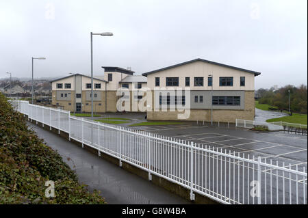 Une vue générale de l'école secondaire Craigmount à Édimbourg, en Écosse, qui est l'une des 17 écoles d'Édimbourg qui doit rester fermée pour une deuxième journée en raison de craintes de sécurité dans les bâtiments. Banque D'Images