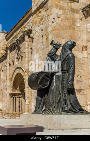 Merlu en statue de pâques Église de San Juan Bautista dans mayor de Zamora . Castilla y Leon, Espagne. Banque D'Images