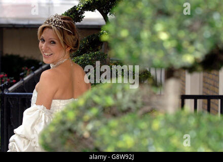 Présentatrice TV Naomi Wilkinson qui joue Cendrillon lors d'un photocall à au Forbes Chambre le Halkin Street, Central London Jeudi 29 Sepotember 2005. pour lancer l'exécution de panto régionale la nouvelle Cendrillon au théâtre de Wimbledon du vendredi 9 décembre 2005 au dimanche 15 janvier 2006. ASSOCIATION DE PRESSE Photo. Crédit photo doit se lire : Steve Parsons/PA. Banque D'Images