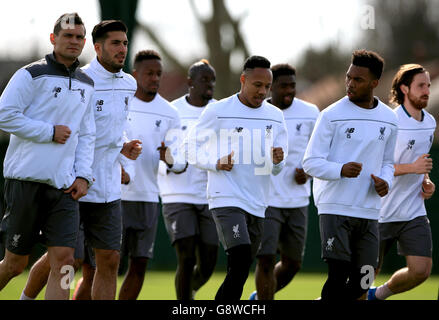 Dejan Lovren, Emre CAN, Nathaniel Clyne, Daniel Sturridge et Joe Allen de Liverpool (gauche-droite) pendant une séance de formation au terrain d'entraînement de Melwood, à Liverpool. Banque D'Images