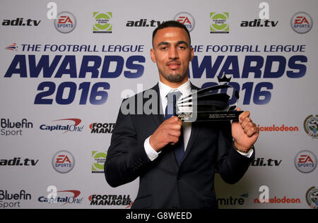 Les football League Awards 2016 - Manchester Central - Manchester.Kemar Roofe, d'Oxford United, reçoit le prix du joueur de l'année de Sky Bet pour la deuxième ligue lors des football League Awards de ce soir à Manchester. Banque D'Images