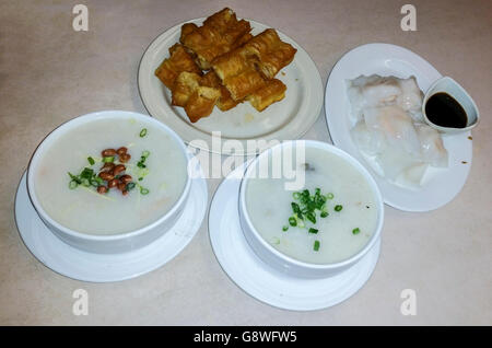 Congee,un local préféré Hong Kong déjeuner à Richmond, BC, Canada. Banque D'Images