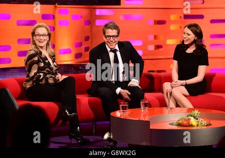 Meryl Streep, Hugh Grant et Keeley Hawes pendant le tournage du Graham Norton Show aux London Studios à Londres, qui sera diffusé demain sur BBC1. Banque D'Images