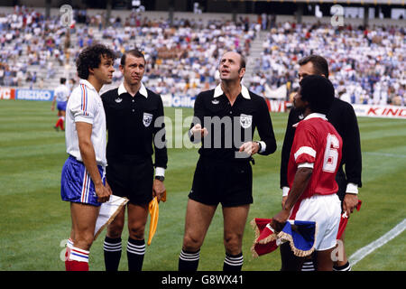 Fanion Coupe Du Monde 1982 Espagne - Vintage Football - Collection