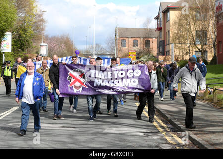 Leeds United v Reading - Sky Bet Championship - Elland Road.Les fans de Leeds United protestent contre l'administration actuelle de leur équipe Banque D'Images