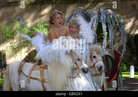 Cendrillon au théâtre de Wimbledon le nouveau Photocall - Forbes House Banque D'Images