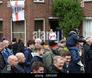 Charlton Athletic v Brighton et Hove Albion - Sky Bet Championship - The Valley.Les fans de Charlton protestent contre le propriétaire Roland Duchatelet après une relégation avant le match du championnat Sky Bet à la Valley, Charlton. Banque D'Images