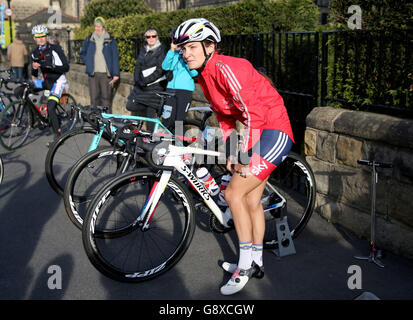 Faites équipe avec Lizzie Armitstead en Grande-Bretagne lors du Women's Tour de Yorkshire. Banque D'Images