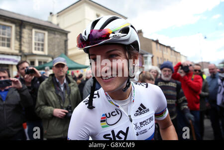 2016 Tour de Yorkshire - deuxième étape - d'Otley à Doncaster.Faites équipe avec Lizzie Armitstead en Grande-Bretagne après le Women's Tour de Yorkshire. Banque D'Images