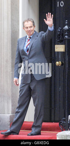 Le Premier ministre britannique Tony Blair fait passer Au revoir par le président russe Vladimir Poutine après leur rencontre à Downing St aujourd'hui le mercredi 5 octobre 2005. Voir l'histoire de l'AP DÉFENSE Poutine. Appuyez sur Association photo. Le crédit photo devrait être Stefan Rousseau/PA Banque D'Images