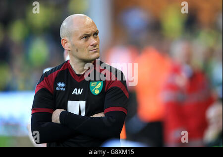 Alex Neil, directeur municipal de Norwich, avant le match de la Barclays Premier League à Carrow Road, Norwich. Banque D'Images