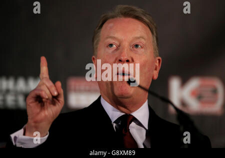 Conférence de presse Tyson Fury et Wladimir Klitschko - Manchester Arena.Le promoteur de boxe Frank Warren lors de la conférence de presse Manchester Arena, Manchester. Banque D'Images