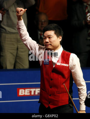 Betfred Championnat du monde de snooker 2016 - Jour 15 - Le théâtre Crucible Banque D'Images