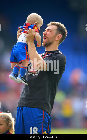 James McArthur du Crystal Palace sur le terrain après le coup de sifflet final lors du match de la Barclays Premier League à Selhurst Park, Londres. Banque D'Images