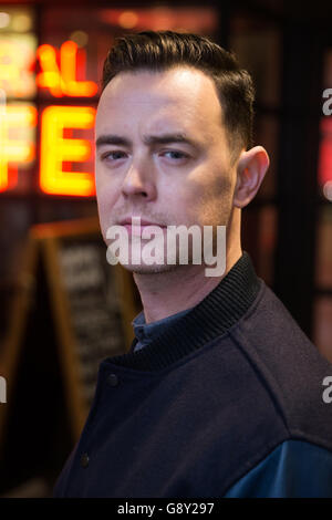 Colin Hanks à Piccadilly Circus à Londres, la star des Good Guys et Fargo, fait ses débuts dans son directorial avec All Things must Pass, un film qui raconte l'histoire de Tower Records et présente Sir Elton, le leader des Foo Fighters Dave Grohl et le chanteur Bruce Springsteen. Banque D'Images