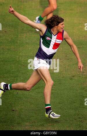 Australian Rules football - Trophée AFL Challenge - Fremantle Dockers v West Coast Eagles - The Brit Oval. Joe Krieger, Dockers de Fremantle Banque D'Images