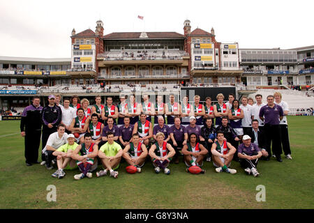 Australian Rules football - Trophée AFL Challenge - Fremantle Dockers v West Coast Eagles - The Brit Oval. Groupe d'équipe des Dockers de Fremantle Banque D'Images