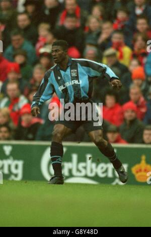 Football - coupe Littlewoods FA troisième tour - Liverpool / Coventry City. George Boateng, Coventry City Banque D'Images