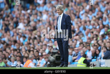 Manuel Pellegrini, directeur de Manchester City, lors du match de la Barclays Premier League au Etihad Stadium de Manchester. Banque D'Images