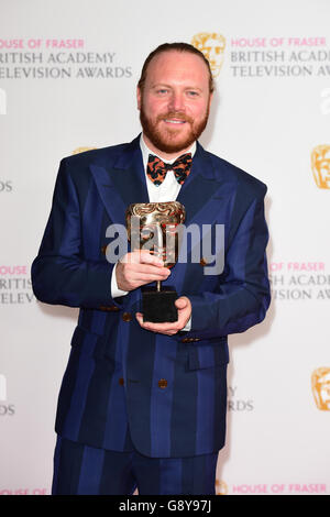 House of Fraser BAFTA TV Awards 2016 - salle de presse - Londres.Leigh Francis lors de la cérémonie des BAFTA TV Awards 2016 au Royal Festival Hall, Southbank, Londres. Banque D'Images