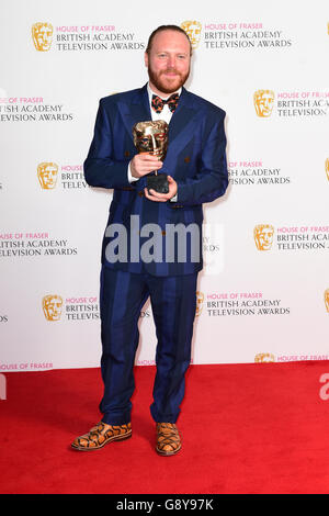 House of Fraser BAFTA TV Awards 2016 - salle de presse - Londres.Leigh Francis lors de la cérémonie des BAFTA TV Awards 2016 au Royal Festival Hall, Southbank, Londres. Banque D'Images