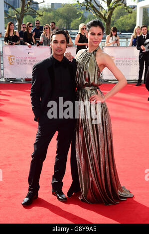 Kunal Nayyar et Neha Kapur assistent aux BAFTA TV Awards 2016 de la House of Fraser au Royal Festival Hall, Southbank, Londres. APPUYEZ SUR ASSOCIATION photo. Date de la photo: Dimanche 8 mai 2016. Voir l'histoire de PA SHOWBIZ BAFTA. Le crédit photo devrait se lire comme suit : Ian West/PA Wire Banque D'Images