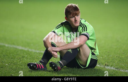 Sheffield United Gordon Shea semble abattu après son tir, sauvé par le gardien de but de Charlton Athletic Jordan Beeney (pas sur l'image) pendant le tir de pénalité après plus de temps Banque D'Images