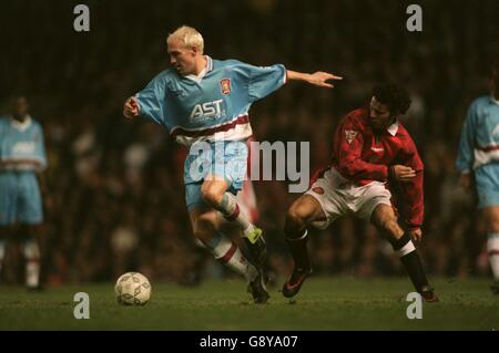 FA Premiership Carling - Football - Manchester United v Aston Villa Banque D'Images