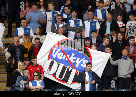 Blackburn Rovers v Reading - Sky Bet Championship - Ewood Park.Les fans de Blackburn Rovers dans les stands tiennent un panneau avec Venky's out Banque D'Images